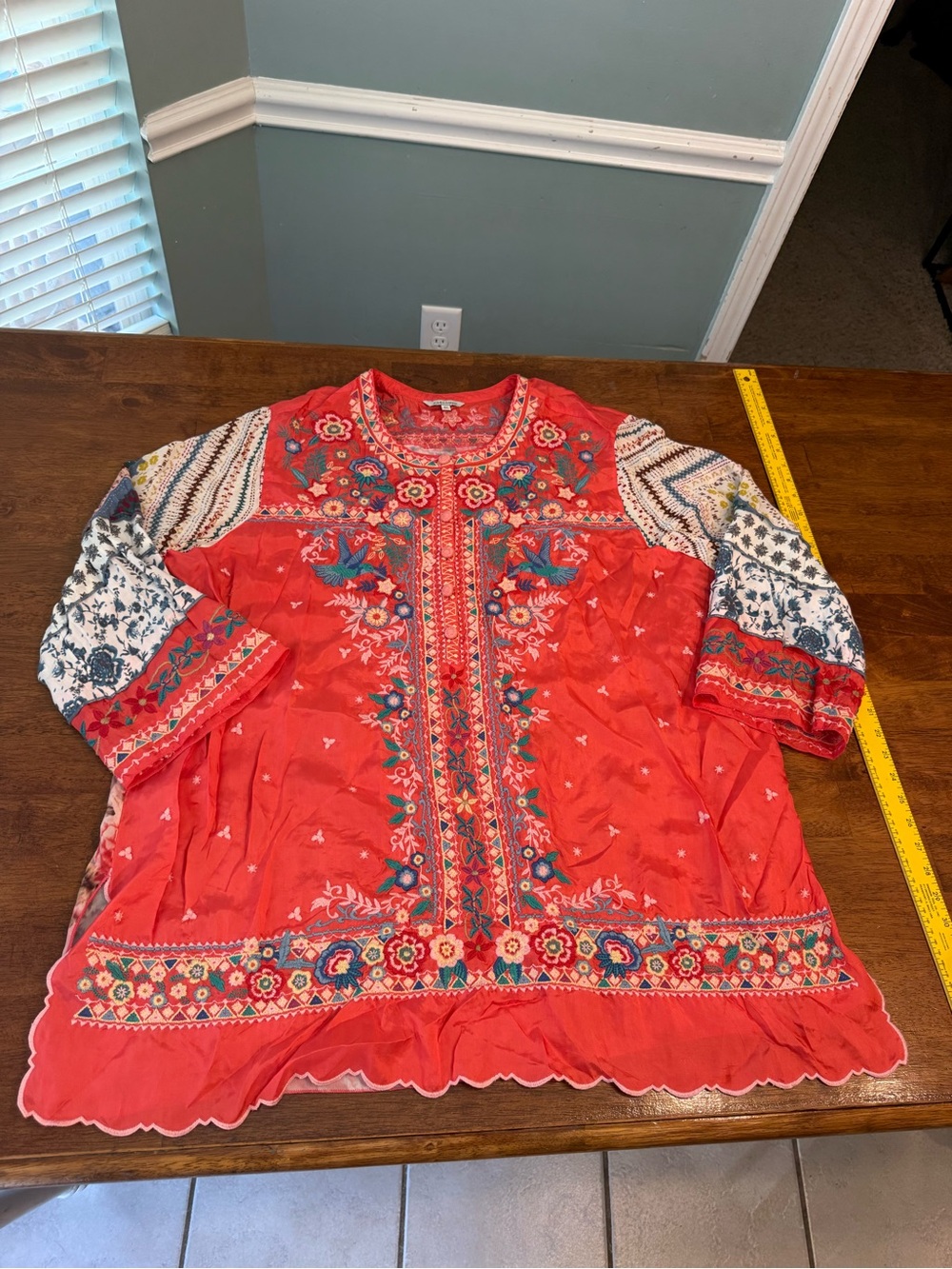 John Mark Embroidered Hammered Satin Scalloped Hem Tunic Top Coral Red 2X